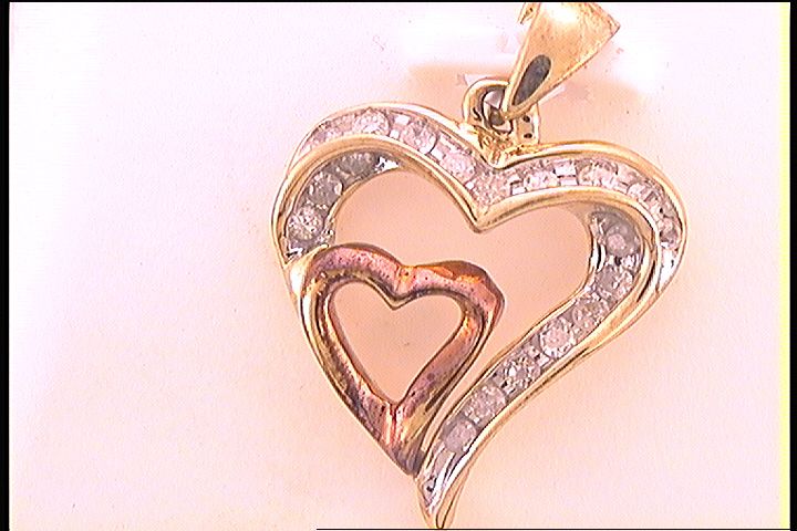 1/4CT-DIA GIFT HEART PENDANT