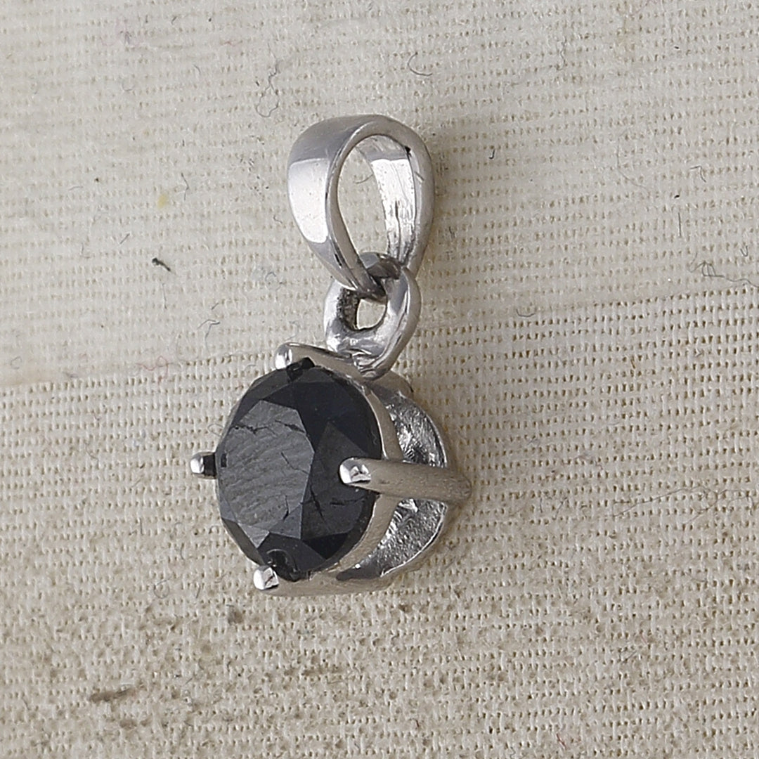 10kt White Gold Women's Color Enhanced Black Diamond Solitaire Fashion Pendant 1 ctw