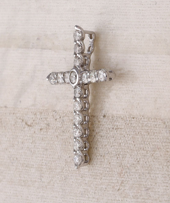 14kt White Gold Women's Diamond Timeless Cross Pendant 7/8 ctw