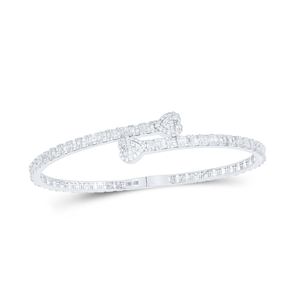 10kt White Gold Women's Baguette Diamond Heart Bangle 2-5/8 ctw