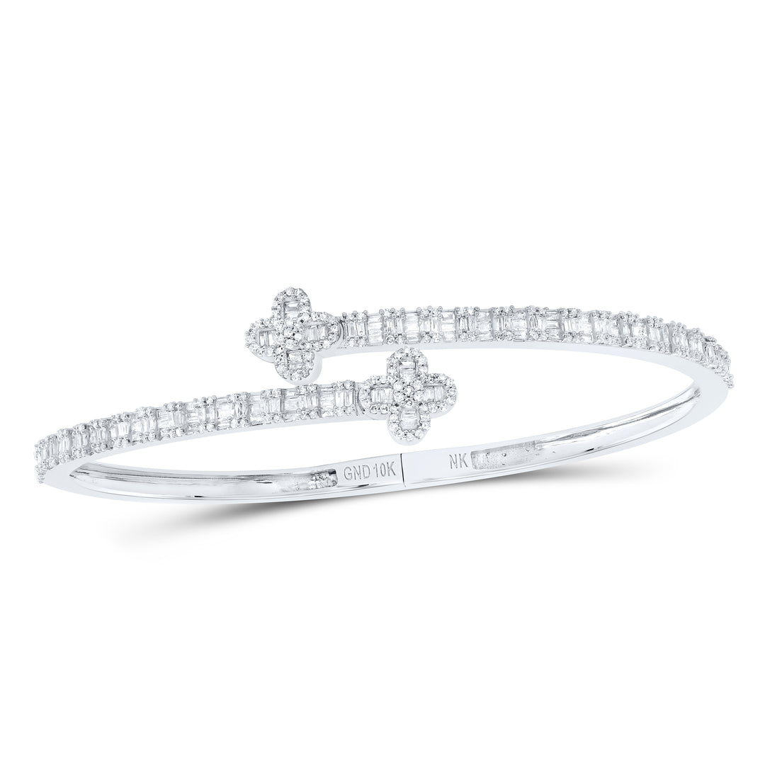 10kt White Gold Women's Diamond Clover Bangle 1-3/4 ctw